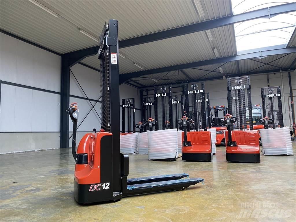 Heli CDD12J Transpaleti autopropulsanti