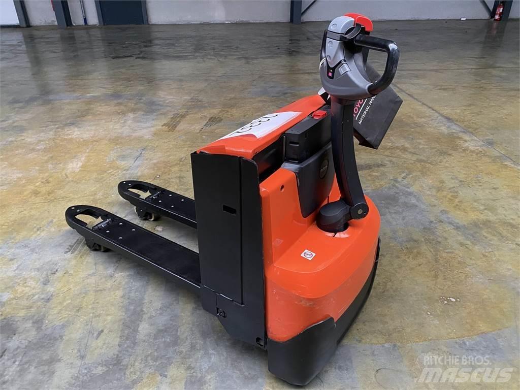 Toyota LWE200 Transpaleta electica cu furca