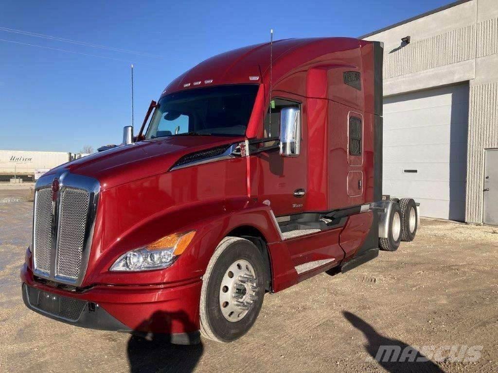 Kenworth T680 Autotractoare
