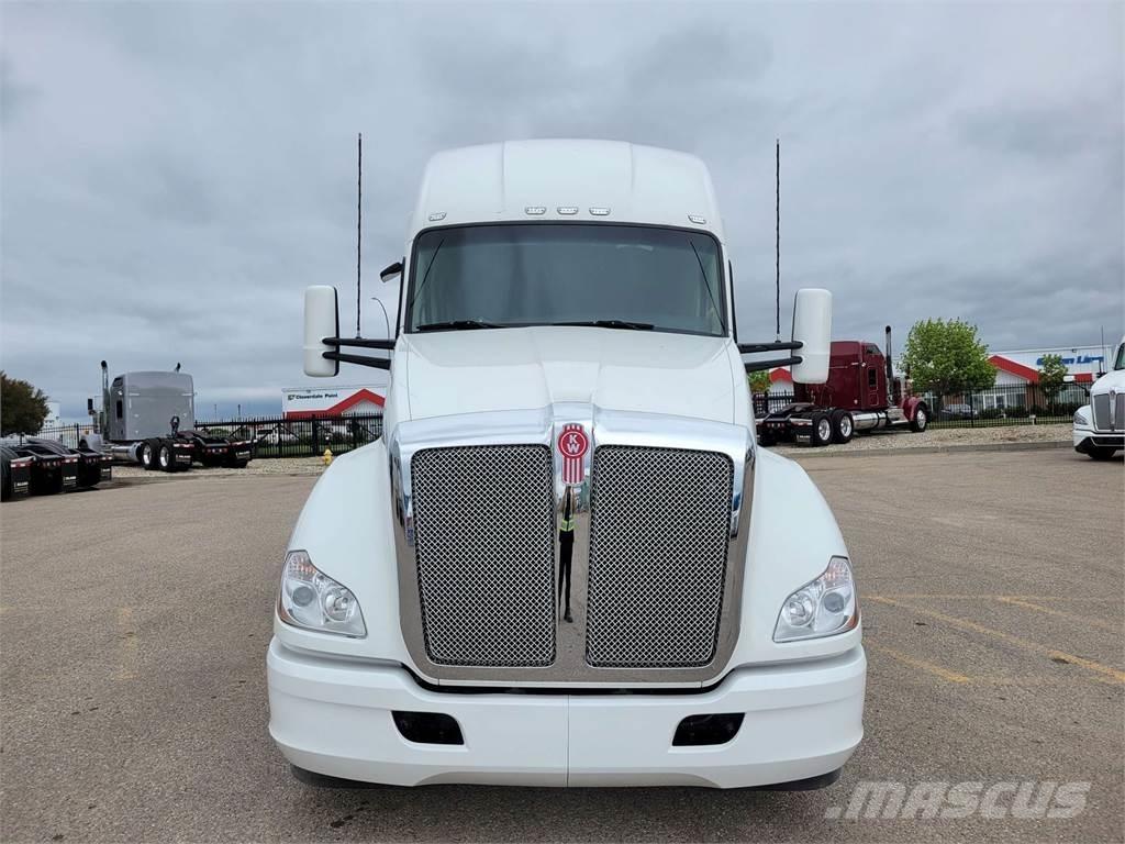 Kenworth T680 Autotractoare
