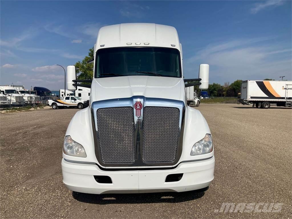Kenworth T680 Autotractoare