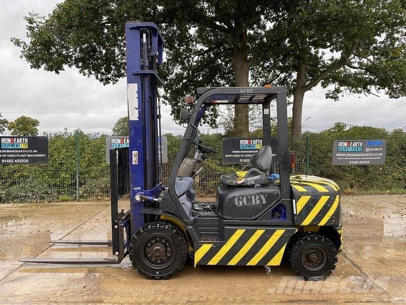 Komatsu FD25T-12 Strivuitoare-altele