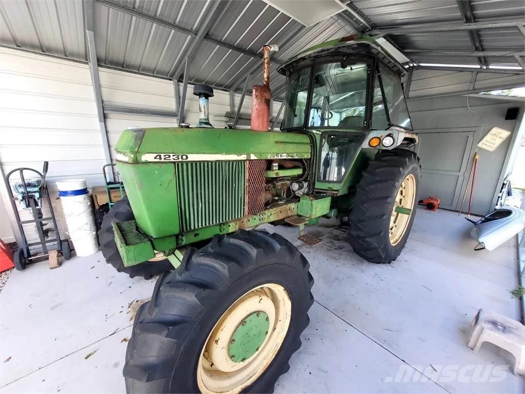 John Deere 4230 Tractoare