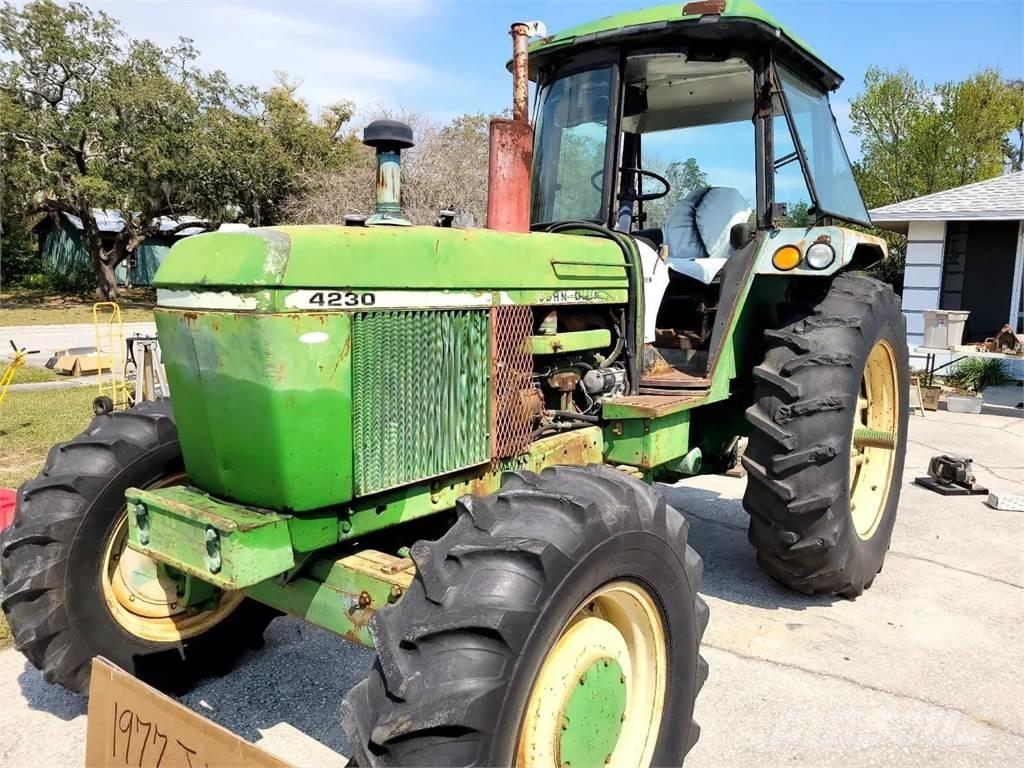 John Deere 4230 Tractoare