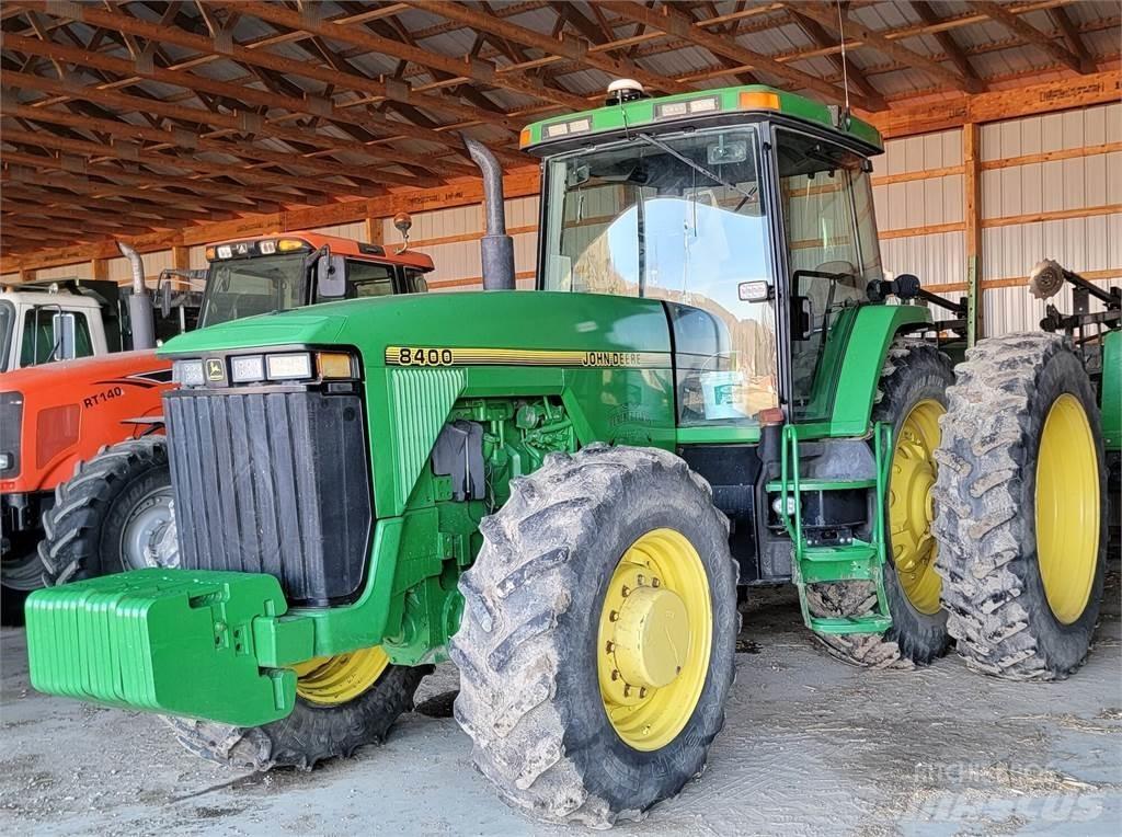 John Deere 8400 Tractoare