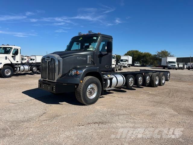 Autocar DC64 Cabine si interior