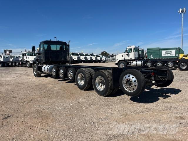 Autocar DC64 Cabine si interior