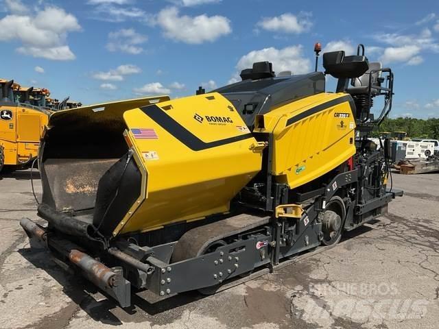 Bomag CR-820T Pavatoare asfalt