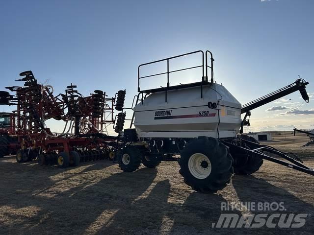 Bourgault 5710 Perforatoare