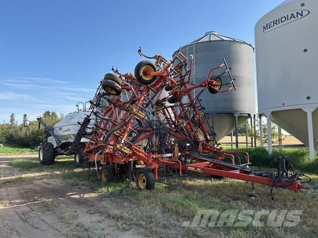 Bourgault 8810 Perforatoare