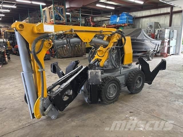 Brokk BM250E Excavatoare de demolare