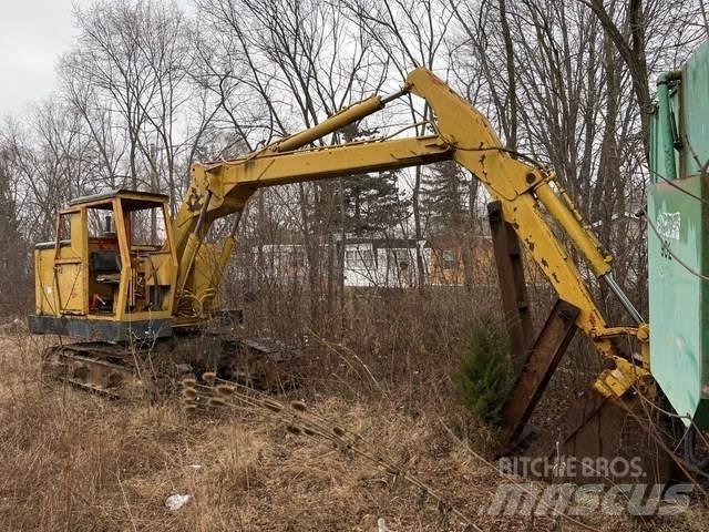 CASE  Excavatoare pe șenile
