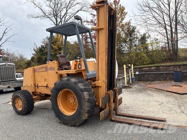 CASE 586E Masini de teren dificil