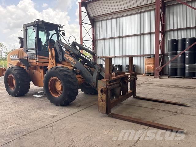 CASE 621DXT Incarcator pe pneuri