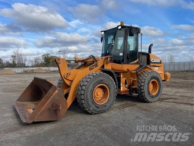 CASE 621E Incarcator pe pneuri