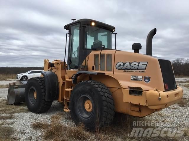 CASE 621F Incarcator pe pneuri