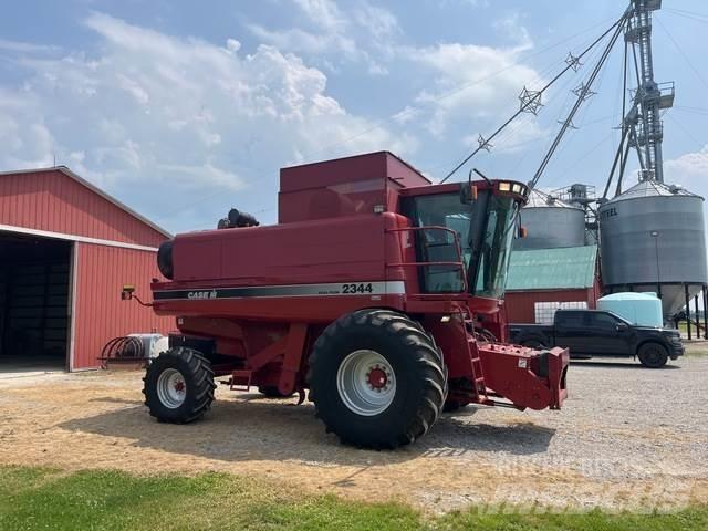 Case IH 2344 Combine de secerat