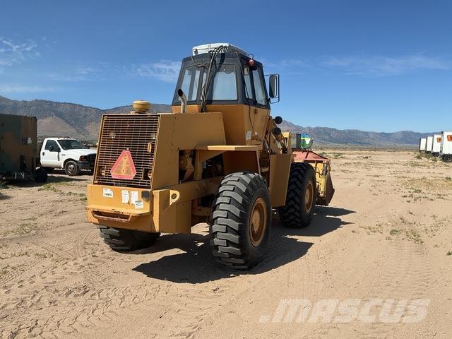 CASE MW24C Incarcator pe pneuri
