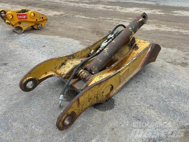 CAT  Excavatoare pe șenile
