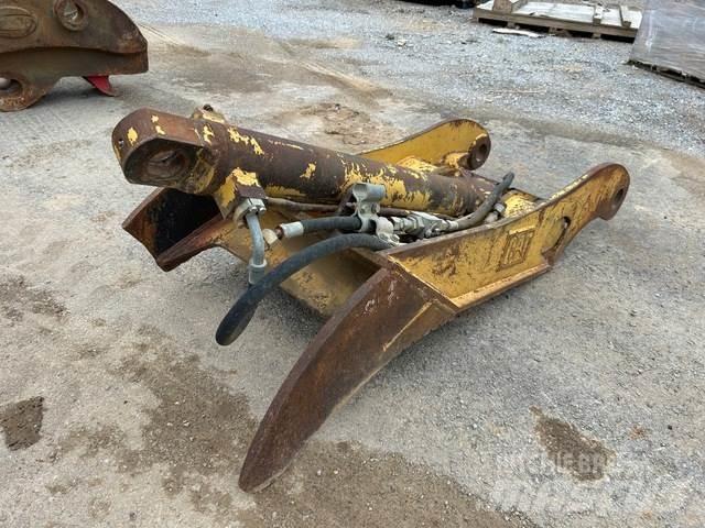 CAT  Excavatoare pe șenile

