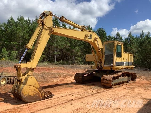 CAT 225 Excavatoare pe șenile
