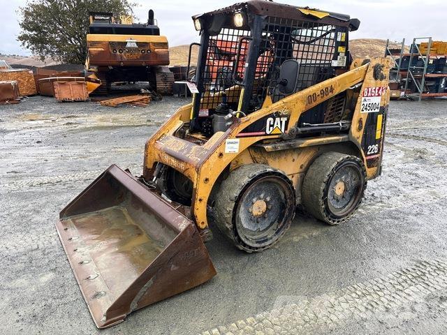 CAT 226 Mini incarcator