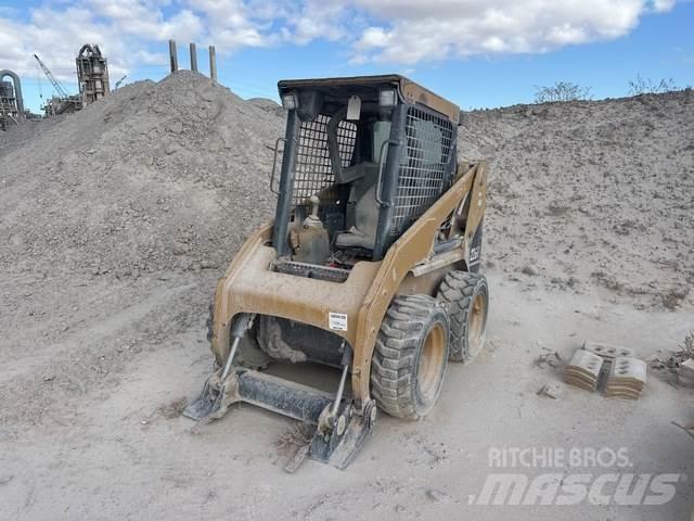 CAT 226B Mini incarcator
