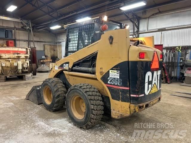 CAT 236B Mini incarcator
