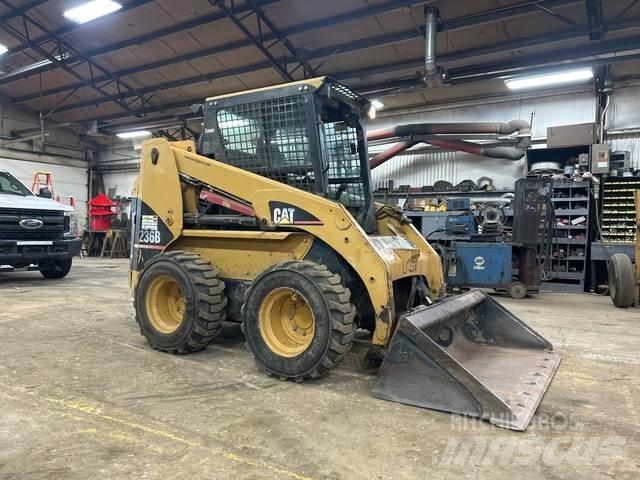 CAT 236B Mini incarcator
