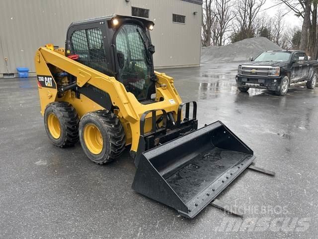 CAT 236D Mini incarcator