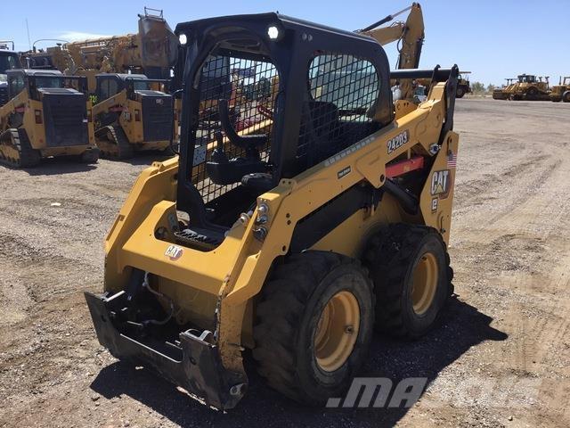 CAT 242D3 Mini incarcator