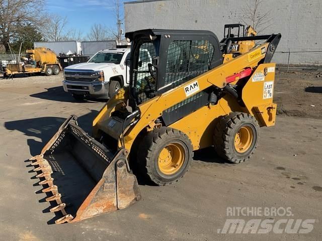 CAT 272D2 Mini incarcator