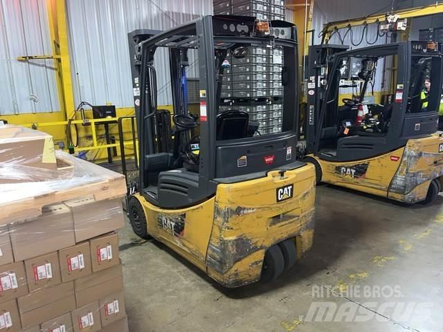 CAT 2ET3000 Stivuitor electric
