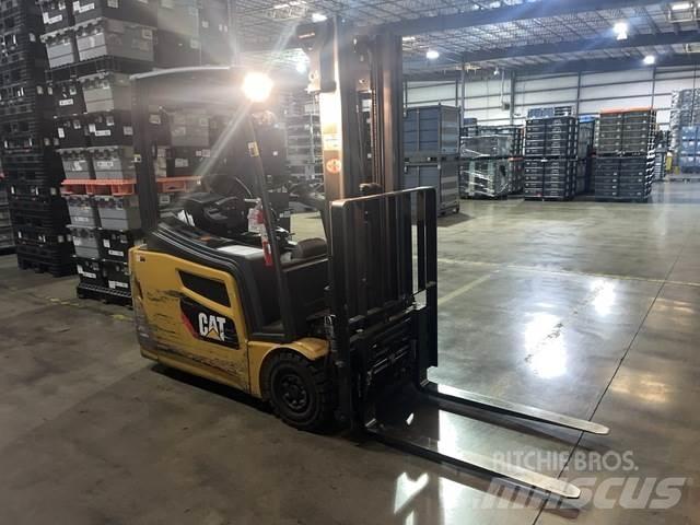 CAT 2ET3000 Stivuitor electric