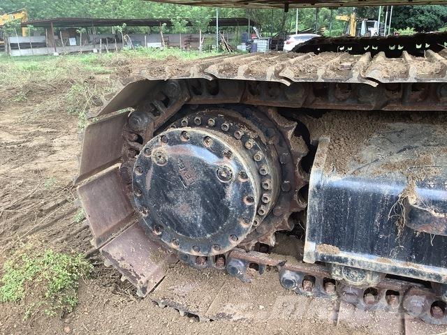 CAT 320 Excavatoare pe șenile
