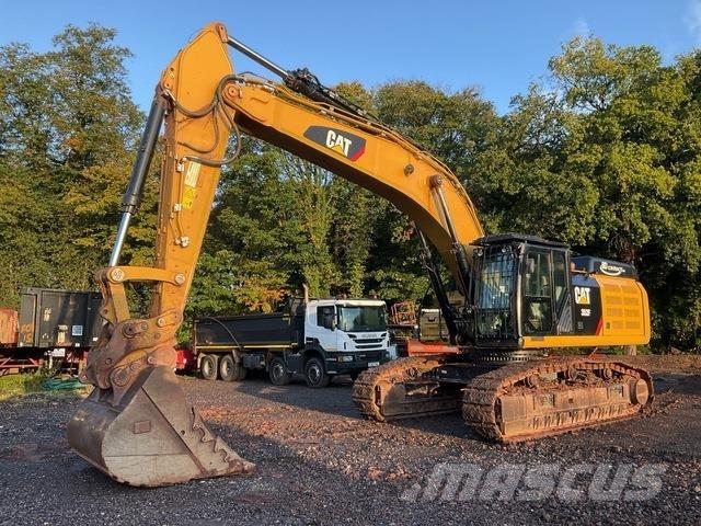 CAT 352F Excavatoare pe șenile
