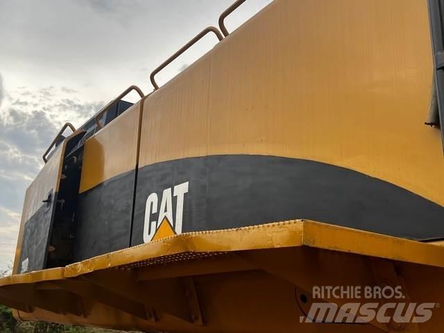 CAT 390DL Excavatoare pe șenile
