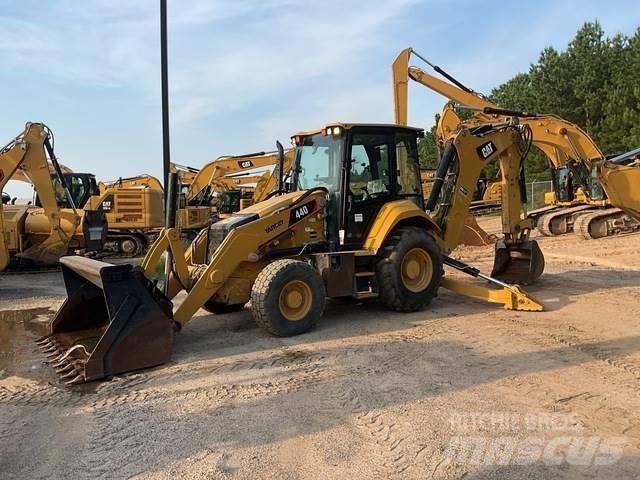CAT 440 Buldoexcavatoare