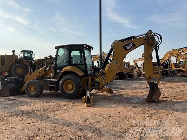 CAT 440 Buldoexcavatoare