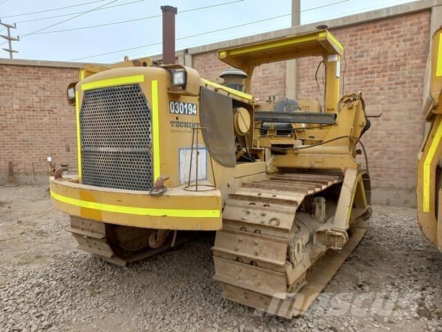 CAT 572F Buldozere pentru montat tevi