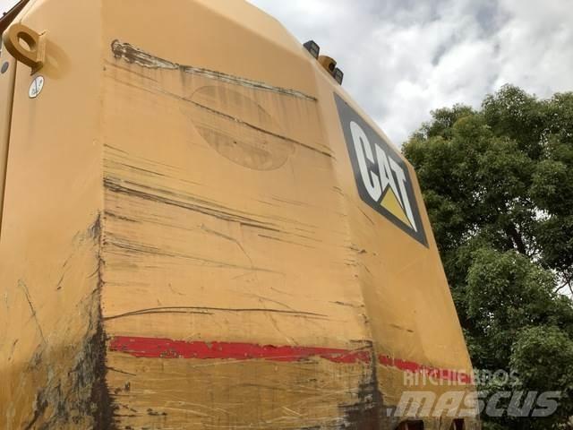 CAT 6015B Excavatoare pe șenile
