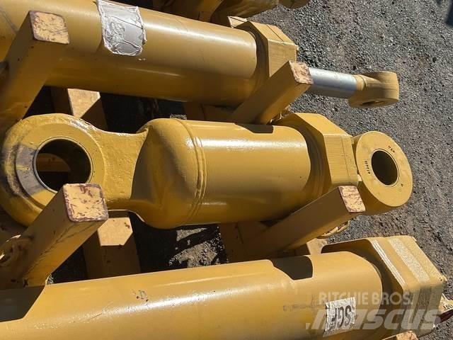 CAT 657E Transport - Altele