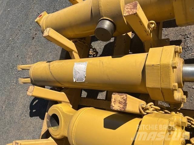 CAT 657E Transport - Altele