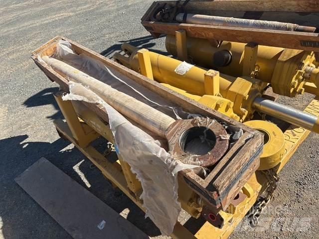 CAT 657E Transport - Altele