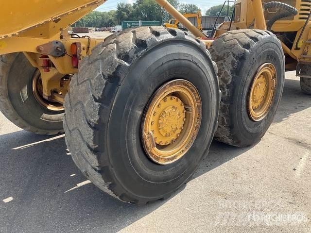 CAT 725 Transportoare articulate