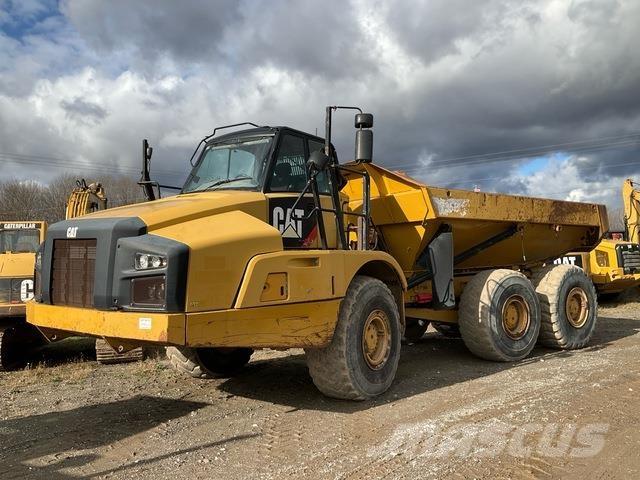 CAT 735B Transportoare articulate