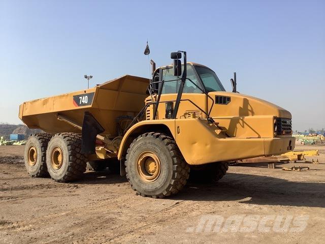 CAT 740 Transportoare articulate