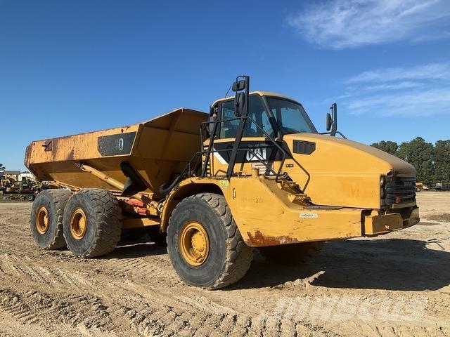 CAT 740 Transportoare articulate