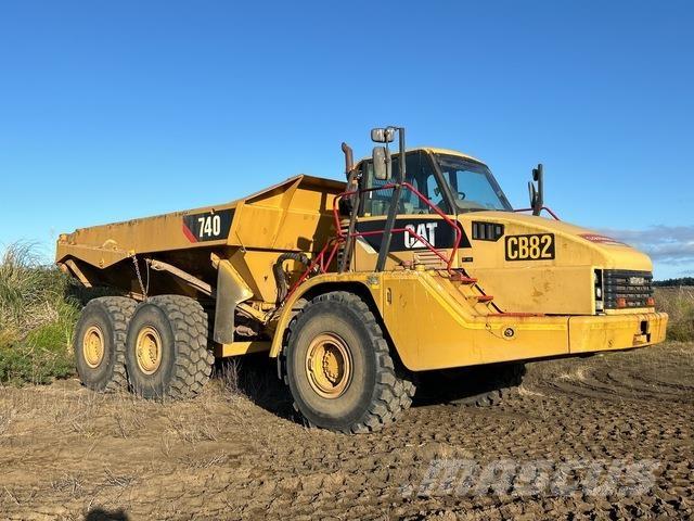 CAT 740 Transportoare articulate