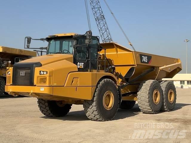 CAT 745 Transportoare articulate